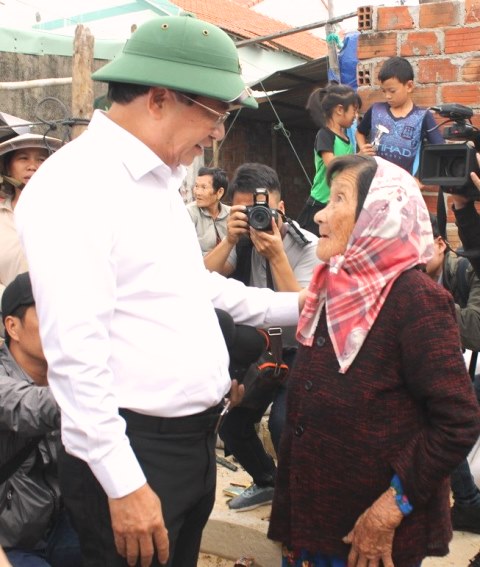 Ph&oacute;i thue tuywơngs trịnh định