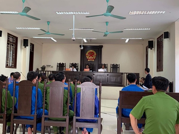 C&aacute;c bị c&aacute;o trong vụ &aacute;n tổ chức sử dụng tr&aacute;i ph&eacute;p ma t&uacute;y k&ecirc;u oan. Ảnh: CTV