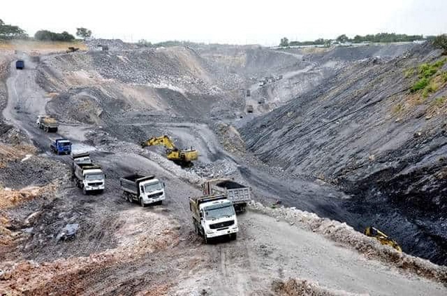 Sạt lở đất tại khai trường than công ty than Dương Huy khiến 4 công nhân tử vong