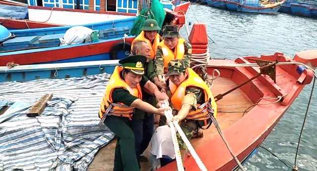 Quảng Ngãi: Hoàn thành việc di dời 10.000 dân trước khi bão số 6 đổ bộ