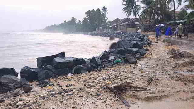 Những con s&oacute;ng lớn