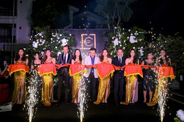 Lễ cắt băng khai trương showroom EF interior