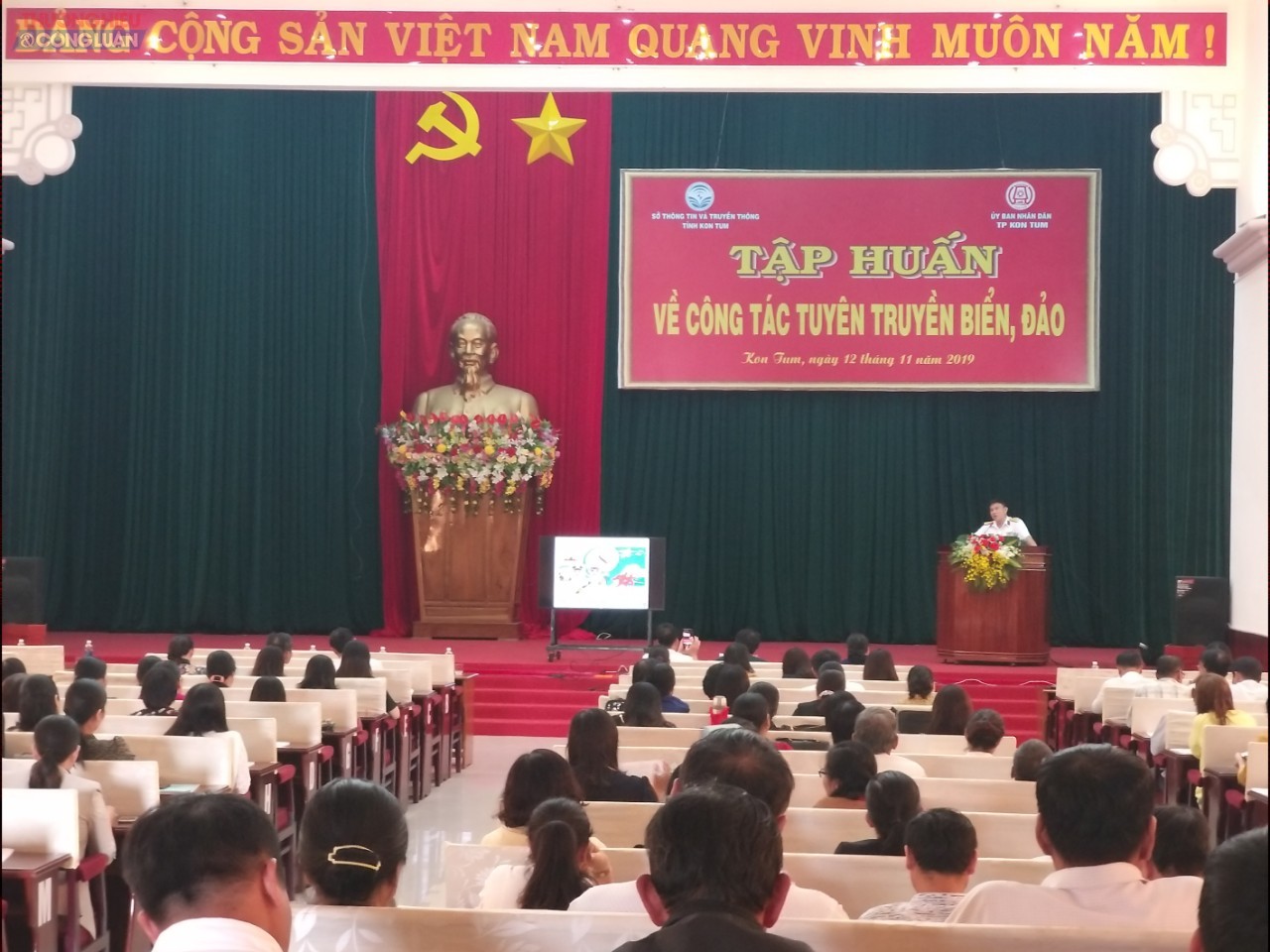 Gần 400 c&aacute;n bộ gi&aacute;o vi&ecirc;n tham gia tập huấn tuy&ecirc;n truyền biển, đảo