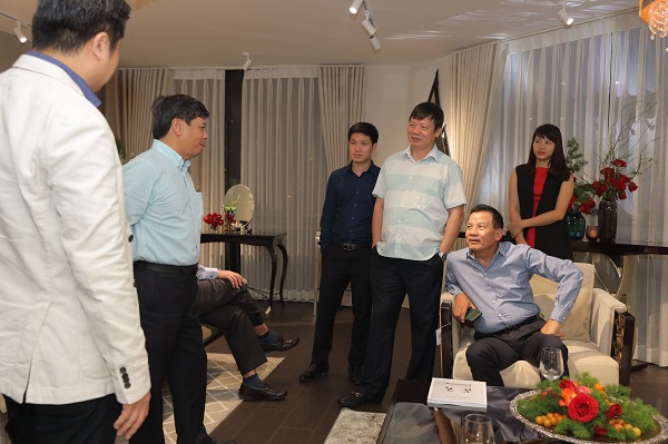 Rất đ&ocirc;ng kh&aacute;ch h&agrave;ng, đối t&aacute;c quan trọng đến tham ra sự kiện của EFC