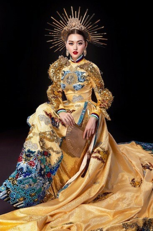 Tường San thắng giải trang phục dân tộc đẹp nhất Hoa hậu Quốc tế 2019