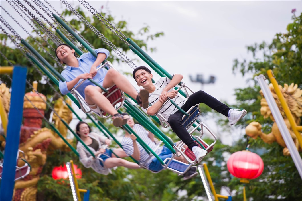 Từ 18-24/11, công viên nghìn tỷ Sun World Danang Wonders dành tặng các giáo viên, học sinh, sinh viên 500 vé vào cửa miễn phí mỗi ngày.