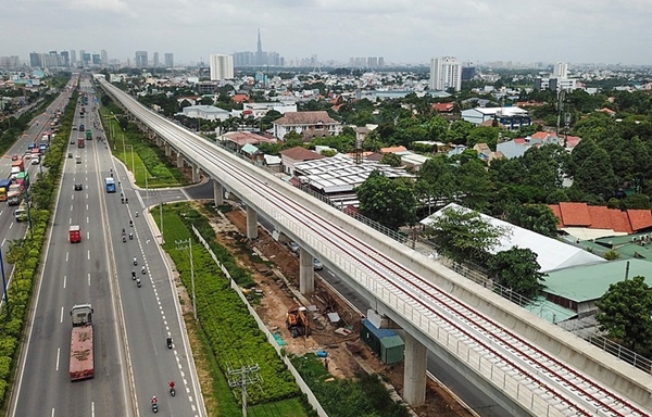 Tuyến Metro số 1, đoạn trên cao đi song song Xa lộ Hà Nội