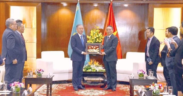 Chủ tịch Hạ viện Cộng hòa Kazakhstan thăm và làm việc tại Đà Nẵng