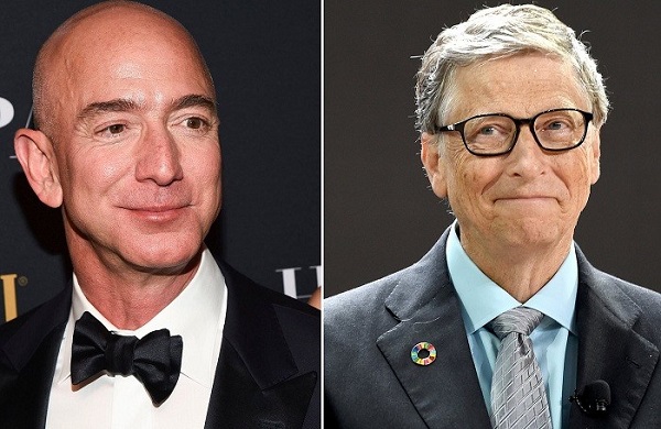 Tỷ phú Bill Gate (phải) và tỷ phú Jeff Bezos
