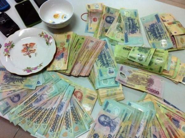 Thanh Hóa: Khởi tố 12 bị can liên quan vụ đánh bạc, cướp tài sản