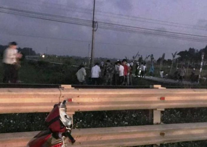 Thanh Hóa: Thầy giáo bị tàu hỏa tông tử vong khi đi xe máy trên đường ngang tự phát