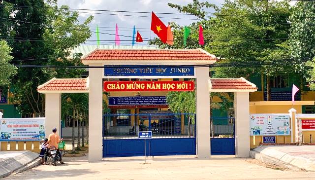 Ng&ocirc;i trường mang t&ecirc;n