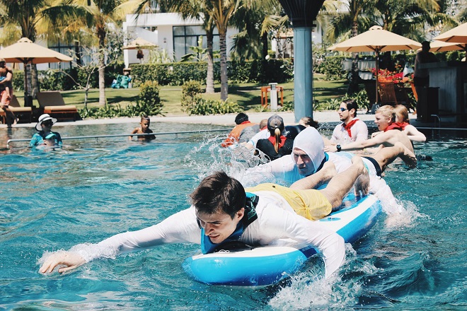 Khu nghỉ dưỡng Cam Ranh Riviera Beach Resort & Spa luôn tràn ngập tiếng cười của du khách