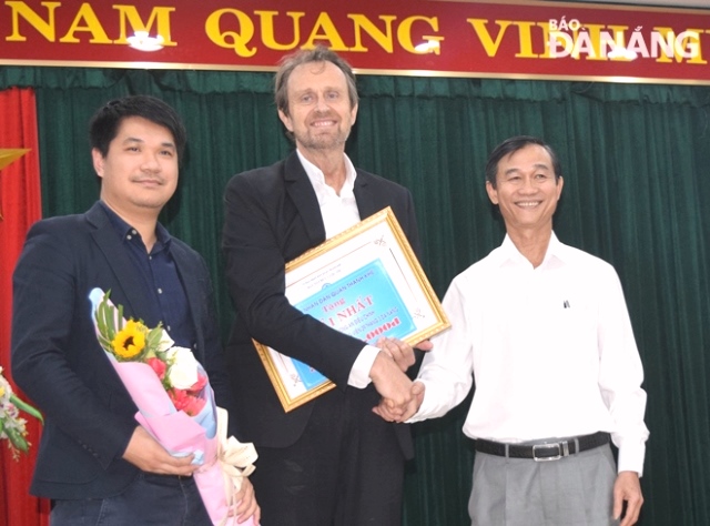 Trao giải nhất cho c&ocirc;ng ty