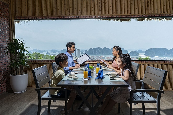 Giải mã sức hút kỳ diệu của khách sạn có tầm nhìn đẹp nhất Hạ Long