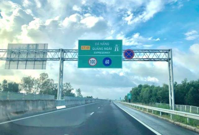 Cao tốc Đà Nẵng - Quảng Ngãi: Lại xuất hiện hư hỏng tại nút giao Túy Loan