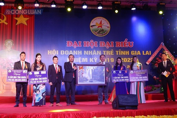 Hội DNT đã trao tặng cho huyện Kbang 11 ngôi nhà tình nghĩa