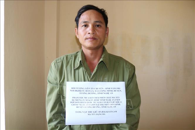 Nghệ An: Bắt giữ đối tượng vận chuyển 3kg ma túy đá