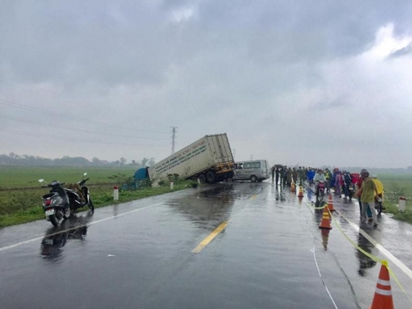 Xác định nguyên nhân ban đầu vụ tai nạn làm 13 người thương vong ở Quảng Ngãi