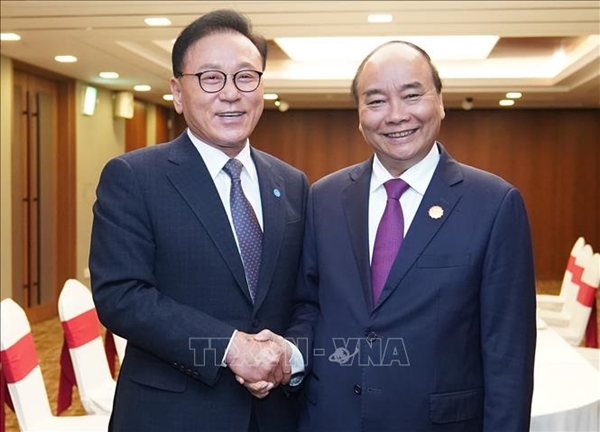 Thủ tướng Chính phủ Nguyễn Xuân Phúc tiếp ông Park Soo Kwan, Tổng Lãnh sự danh dự Việt Nam tại khu vực Busan – Keangnam (Ảnh: Thống Nhất/TTXVN)