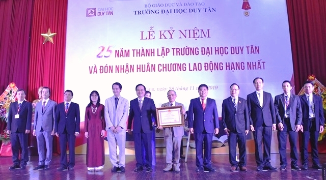 Bộ trưởng bộ gi&aacute;o