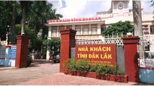 Nh&agrave; kh&aacute;ch ủy ban