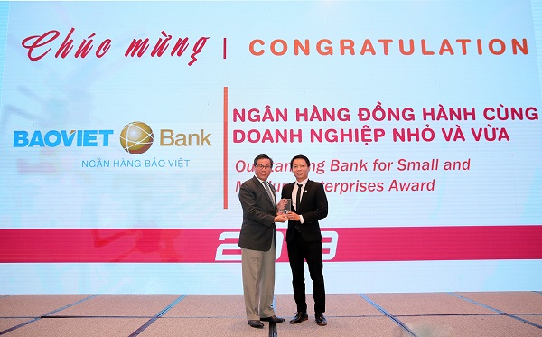 BAOVIET Bank nhận giải Ngân hàng đồng hành cùng Doanh nghiệp nhỏ và vừa 2019