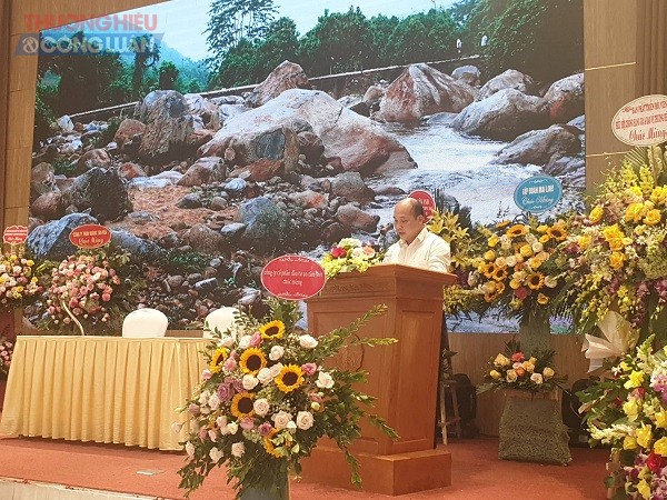 Ông Lò Văn Mạnh – Chủ tịch xã Phong Dụ Thượng phát biểu tri ân các nhà tài trợ