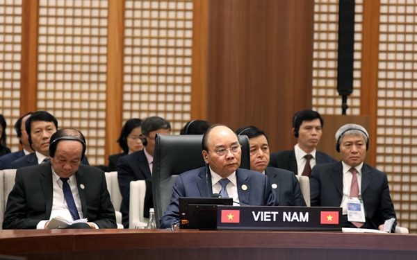Thủ tướng và đoàn Việt Nam dự Hội nghị Cấp cao Mekong-Hàn Quốc lần thứ nhất (Ảnh: VGP/Quang Hiếu)