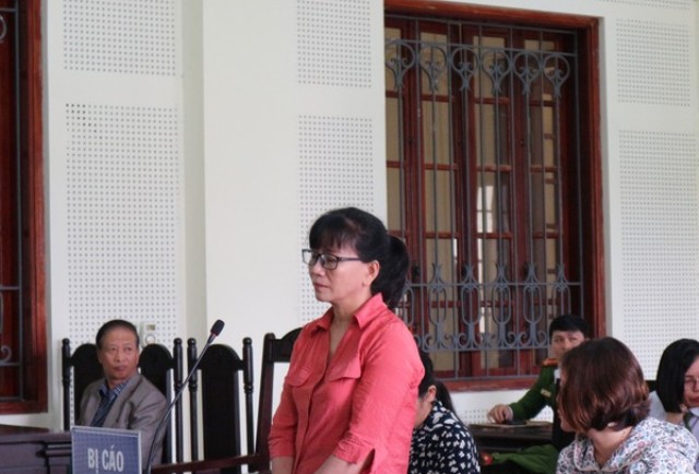 Sáng 2/12, TAND tỉnh Nghệ An mở phiên tòa sơ thẩm xét xử 3 nữ quái Oanh, Thúy và Hằng về tội 
