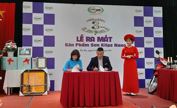 Tại lễ ra mắt, lãnh đạo Sơn Klips NaNo đã ký nhiều thỏa thuận hợp tác với đối tác