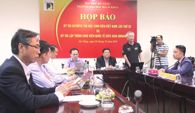 Nhưng sinh vi&ecirc; thanm foia