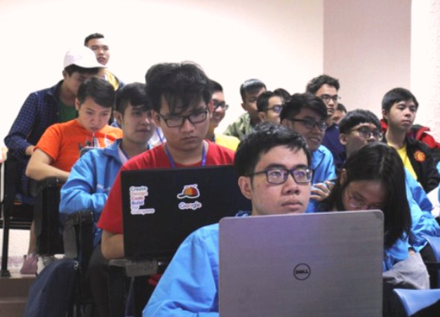 C&aacute;c sinh vi&ecirc;n trong