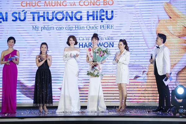 Nữ ca sĩ Hari Won được chọn làm Đại sứ thương hiệu Pure