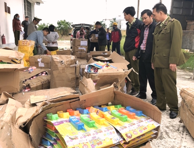 Bình Định: Tiêu hủy tang vật hàng giả, hàng cấm, hàng nhập lậu không rõ nguồn gốc xuất xứ