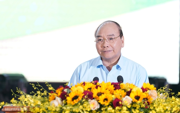 Thủ tướng Nguyễn Xuân Phúc phát biểu tại hội nghị (Ảnh: VGP/Quang Hiếu)
