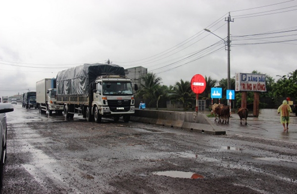 Quốc lộ 1 đoạn Bình Định-Phú Yên xuất hiện nhiều vấn đề về chất lượng công trình sau 3 năm khai thác