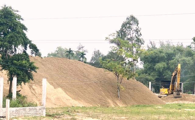 N&uacute;i c&aacute;t khổng lồ