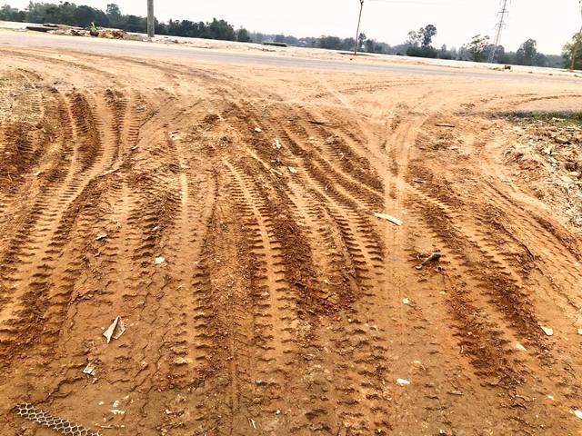 N&uacute;i c&aacute;t khổng lồ