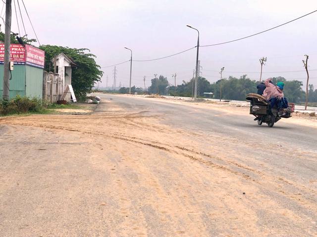 N&uacute;i c&aacute;t khổng lồ