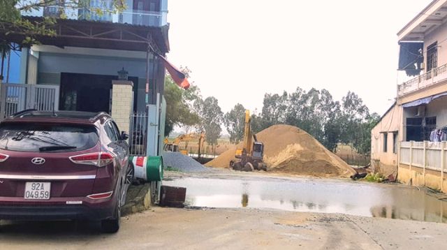 Quảng Nam: Bến thủy nội địa trái phép công khai hoạt động sau lệnh cấm của chính quyền