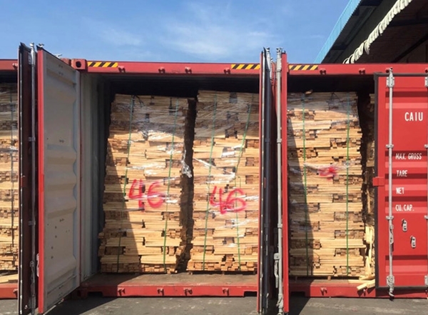 Phát hiện hơn 100 container gỗ xuất khẩu có dấu hiệu gian lận thuế
