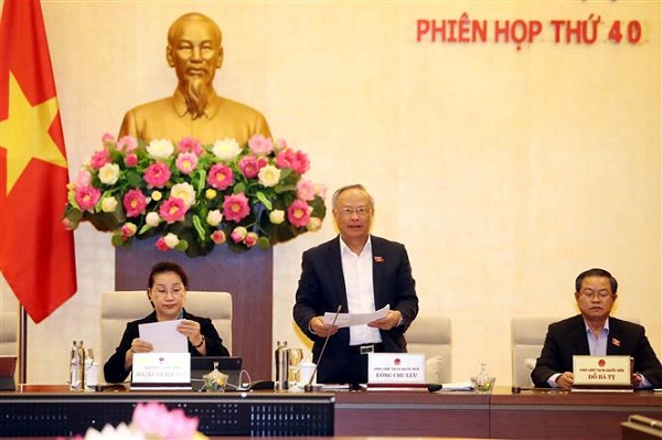 Phó Chủ tịch Quốc hội Uông Chu Lưu phát biểu tại Phiên họp.