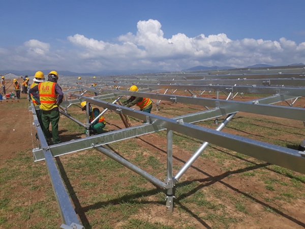 Bộ Công thương tạm dừng đề xuất các dự án điện mặt trời theo cơ chế giá FiT