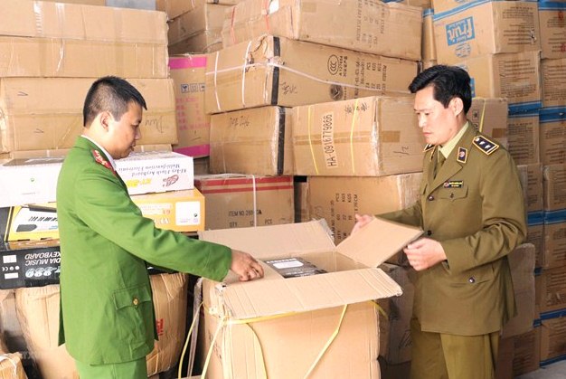 Phú Yên: Tạm giữ gần 1 tấn cốm cho trẻ em không rõ nguồn gốc