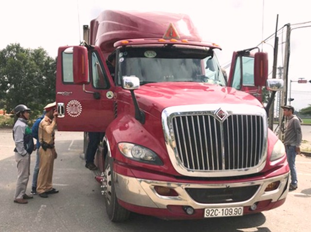 Đà Nẵng: Mạnh tay xử lý người nước ngoài, tài xế xe container vi phạm ATGT