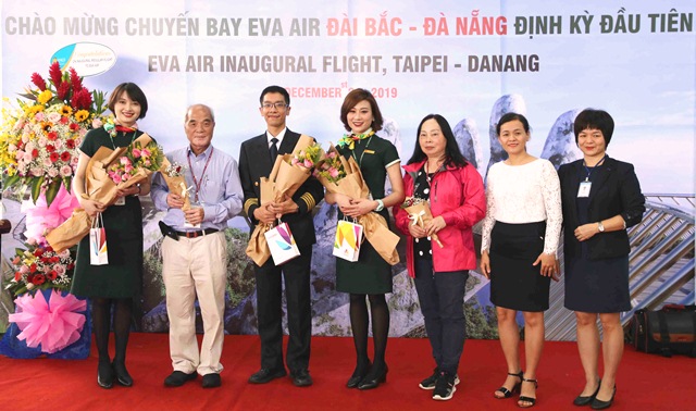 H&agrave;nh kh&aacute;ch đến s&acirc;n