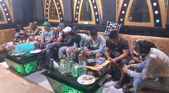 Quảng Nam: Kiểm tra đột xuất quán karaoke Luxury, phát hiện 58 nam nữ thác loạn ma túy