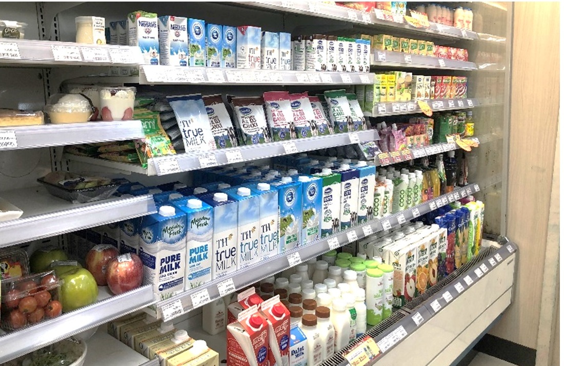 Người tiêu dùng dễ dàng mua các sản phẩm sữa tại Việt Nam