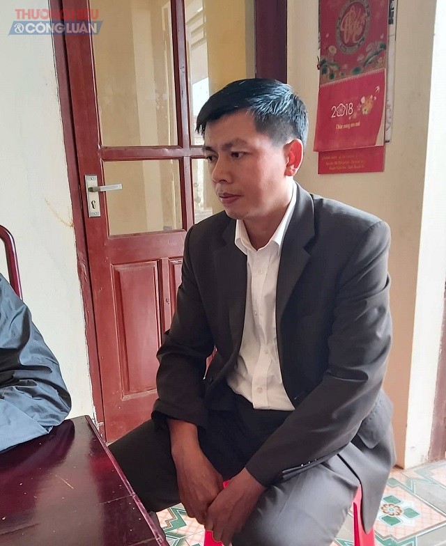Ông Nguyễn Văn Sơn- Trưởng công an xã Minh Sơn (Triệu Sơn) trong buổi làm việc với PV